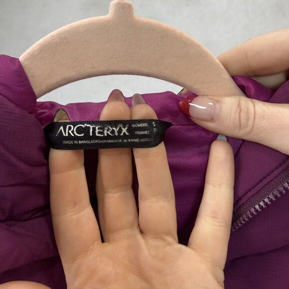 Arc'teryx Jacket Womens Small Purple Hooded Insulated Full Zip Fleece Hiking - Picture 2 of 15